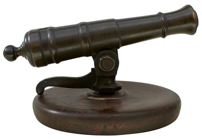 Lot A 19TH CENTURY BRONZE SWIVEL DECK CANNON