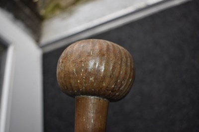 Lot 114 - AN UNUSUAL ZULU KNOBKERRIE