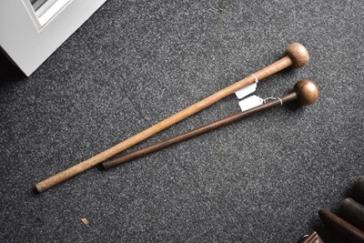 Lot 114 - AN UNUSUAL ZULU KNOBKERRIE