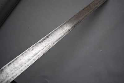 Lot 206 - A 19TH CENTURY BRITISH TRANSITIONAL NAVAL CUTLASS