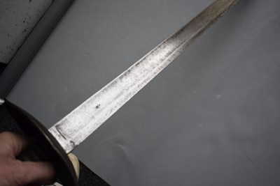 Lot 206 - A 19TH CENTURY BRITISH TRANSITIONAL NAVAL CUTLASS