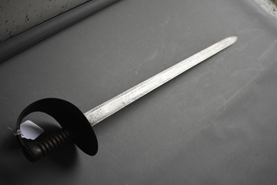 Lot 206 - A 19TH CENTURY BRITISH TRANSITIONAL NAVAL CUTLASS