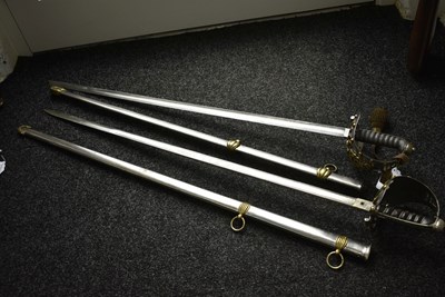 Lot 132 - A VICTORIAN 2ND LIFE GUARDS OFFICER'S SWORD