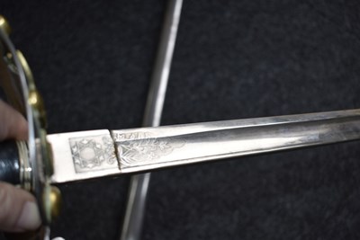 Lot 132 - A VICTORIAN 2ND LIFE GUARDS OFFICER'S SWORD