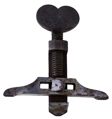 Lot 534 - A 19TH CENTURY MAINSPRING CLAMP