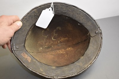 Lot 865 - A 17TH CENTURY PIKEMAN'S POT