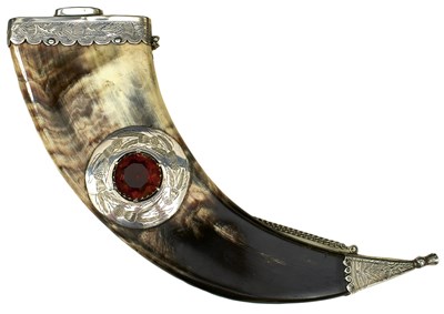 Lot 419 - A SCOTTISH WHITE METAL MOUNTED DRESS POWDER HORN