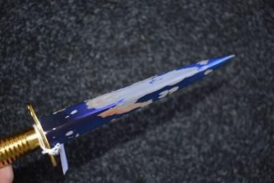 Lot 512 - A FALKLANDS WAR COMMEMORATIVE WILKINSON SWORD COMMANDO DAGGER