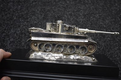 Lot 500 - A FILLED 925 SILVER SCALE MODEL OF A TIGER TANK