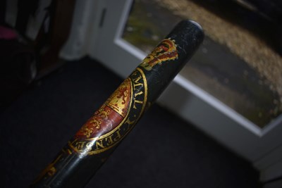 Lot 729 - A WILLIAM IV PAINTED WOOD POLICE TRUNCHEON BY PARKER OF HOLBORN