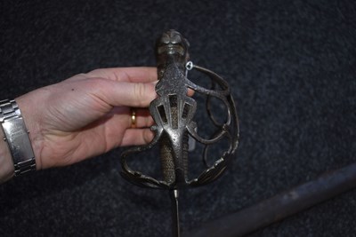 Lot 546 - A VERY RARE 18TH CENTURY 1ST TROOP OF THE HORSE GUARDS OFFICER'S BACK SWORD