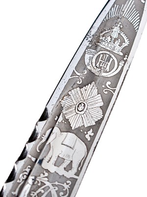 Lot 693 - A VICTORIAN SCOTTISH OFFICER'S DIRK TO THE HIGHLAND LIGHT INFANTRY
