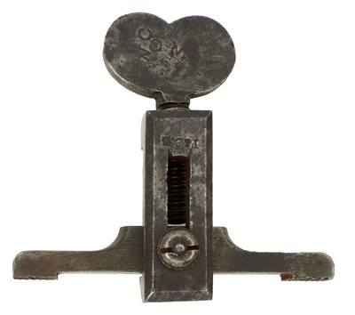 Lot 459 - A GOOD QUALITY 19TH CENTURY SPRING CLAMP