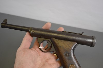 Lot 413 - A .177 CALIBRE ANTIQUE HAENEL AIR PISTOL