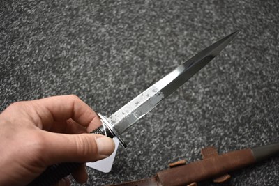 Lot 599 - A GOOD FAIRBAIRN SYKES THIRD PATTERN COMMANDO KNIFE BY WILKINSON