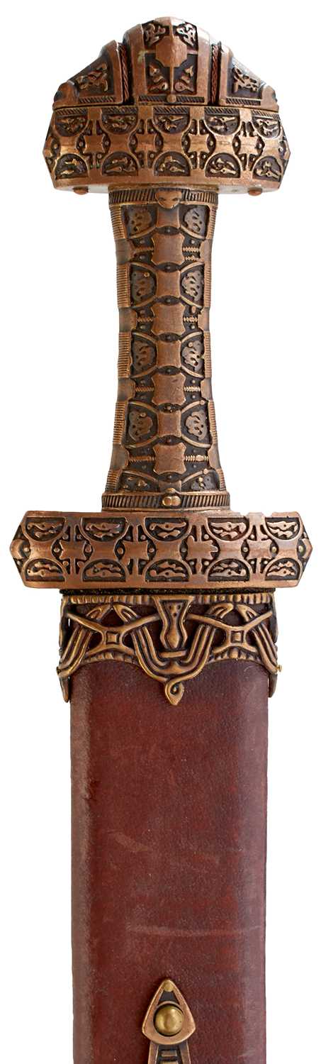 Lot 864 - A REPRODUCTION ROMAN SWORD