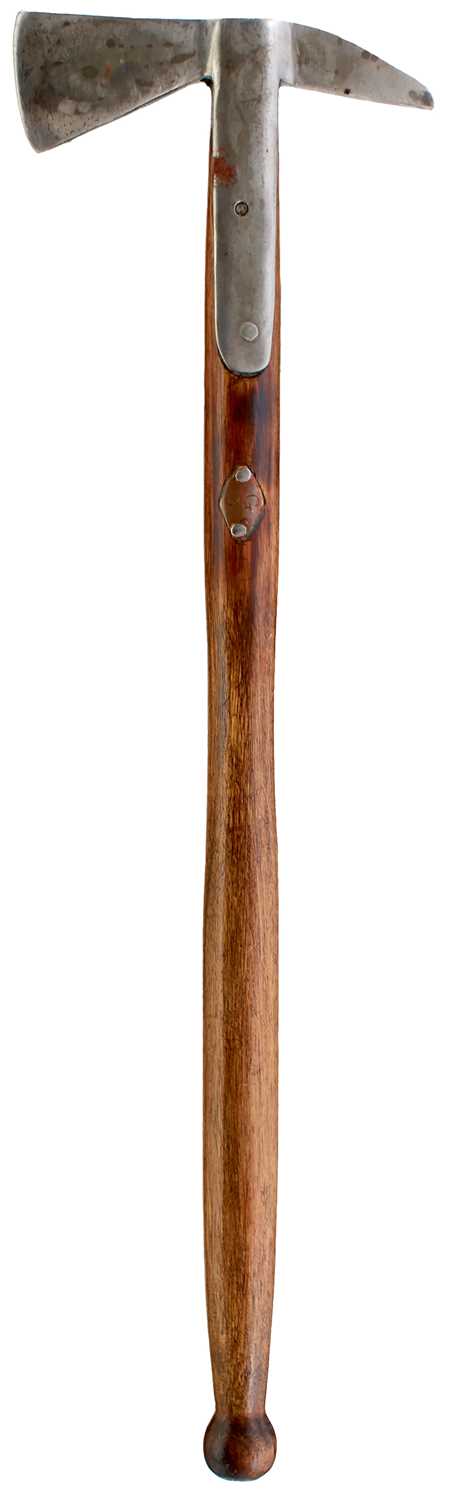 Lot 186 - A 19TH CENTURY ROYAL NAVAL BOARDING AXE