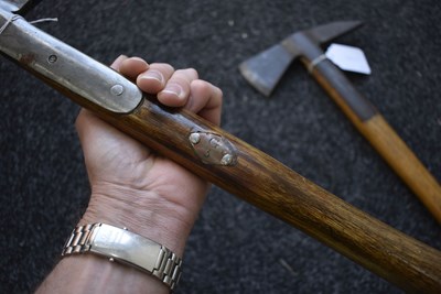 Lot 186 - A 19TH CENTURY ROYAL NAVAL BOARDING AXE