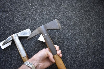 Lot 186 - A 19TH CENTURY ROYAL NAVAL BOARDING AXE