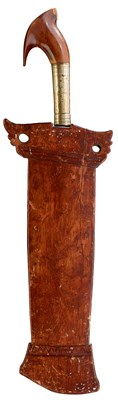 Lot 104 - A 19TH CENTURY INDONESIAN SULAWESI KALIMANTAN BARONG OR MACHETE