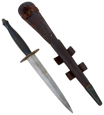 Lot 601 - A THIRD PATTERN COMMANDO DAGGER