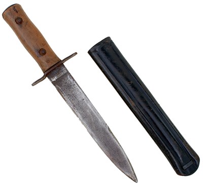 Lot 602 - AN ITALIAN OPERA BAILLA DAGGER OR KNIFE