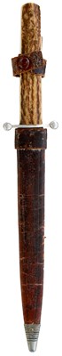 Lot 583 - AN EARLY 20TH CENTURY GERMAN HUNTING OR BOWIE KNIFE