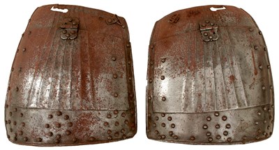Lot A PAIR OF 17TH CENTURY ENGLISH CIVIL WAR PERIOD PIKEMAN'S TASSETS