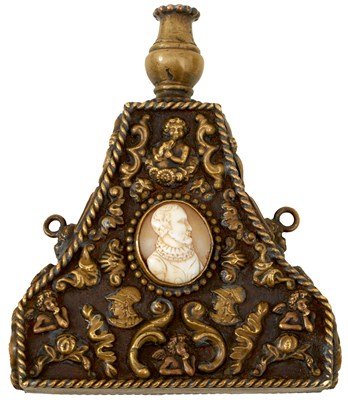 Lot A FINE ITALIAN PRIMING FLASK