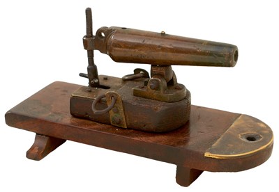 Lot AN EARLY 19TH CENTURY MODEL OF A GEORGIAN NAVAL CARRONADE OR CANNON