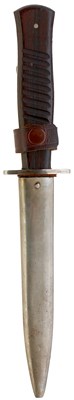 Lot A FIRST WORLD WAR GERMAN TRENCH KNIFE