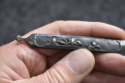 Lot 39 - AN IRON KODZUKA