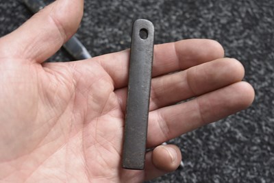 Lot 39 - AN IRON KODZUKA