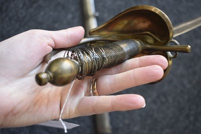 Lot 149 - A 1796 PATTERN HEAVY CAVALRY OFFICER'S DRESS SWORD