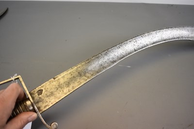 Lot 49 - AN EARLY 19TH CENTURY INDIAN TROPHY SWORD