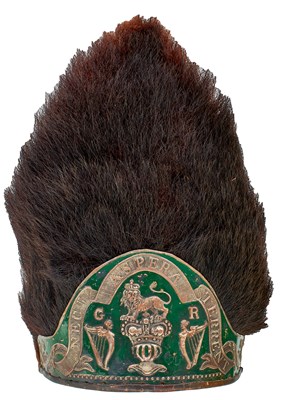 Lot AN EXTREMELY RARE 18TH CENTURY IRISH REGIMENT BEARSKIN MITRE CAP