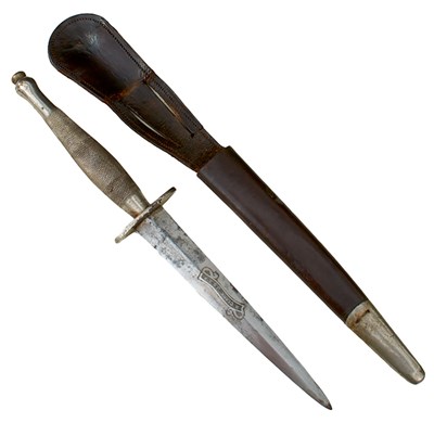 Lot OF UNITED STATES AIR FORCE INTEREST: A WORLD WAR II NAMED 2ND PATTERN FAIRBAIRN SYKES COMMANDO KNIFE OR DAGGER