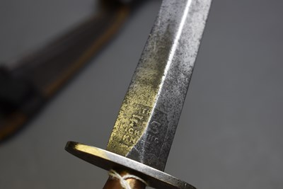 Lot 907 - A SECOND PATTERN FAIRBAIRN-SYKES COMMANDO KNIFE OR DAGGER
