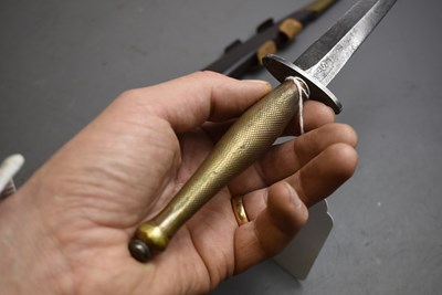 Lot 907 - A SECOND PATTERN FAIRBAIRN-SYKES COMMANDO KNIFE OR DAGGER