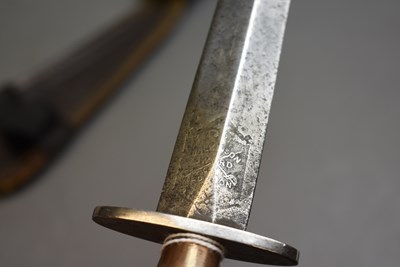 Lot 907 - A SECOND PATTERN FAIRBAIRN-SYKES COMMANDO KNIFE OR DAGGER