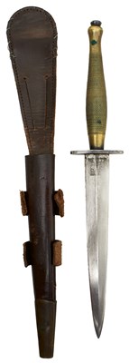 Lot 906 - A SECOND PATTERN FAIRBAIRN-SYKES PRESENTATION COMMANDO KNIFE OR DAGGER