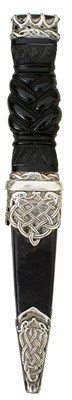 Lot 355 - A SILVER MOUNTED SCOTTISH SGIAN DUBH