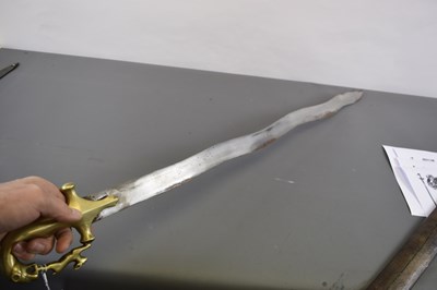 Lot 40 - A LATE 19TH OR ERLY 20TH CENTURY SOUTH INDIAN KIRACH OR SWORD