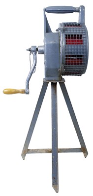 Lot 805 - A CARTER AIR RAID SIREN