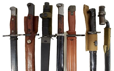 Lot 902 - A JAPANESE ARISAKA BAYONET