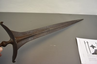 Lot 46 - AN INDIAN TEMPLE SWORD OR NAYAR
