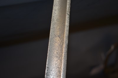 Lot 892 - AN 18TH CENTURY DRAGOON OR CAVALRY OFFICER'S SWORD