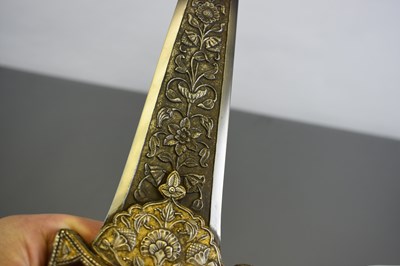 Lot 80 - A FINE LATE 19TH OR EARLY 20TH CENTURY INDIAN KATAR