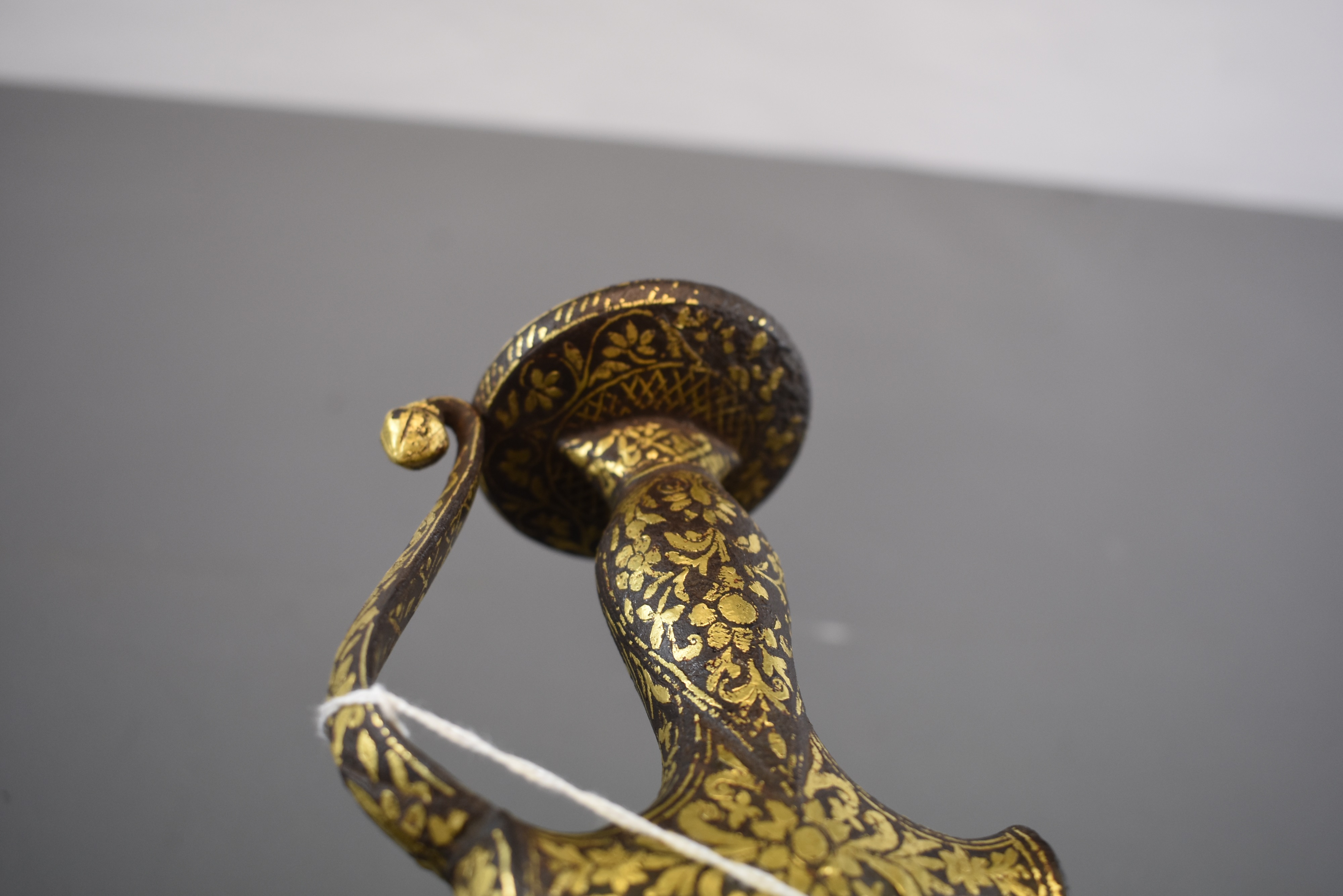 Lot 48 - A LATE 18TH CENTURY INDIAN SIKH TULWAR,