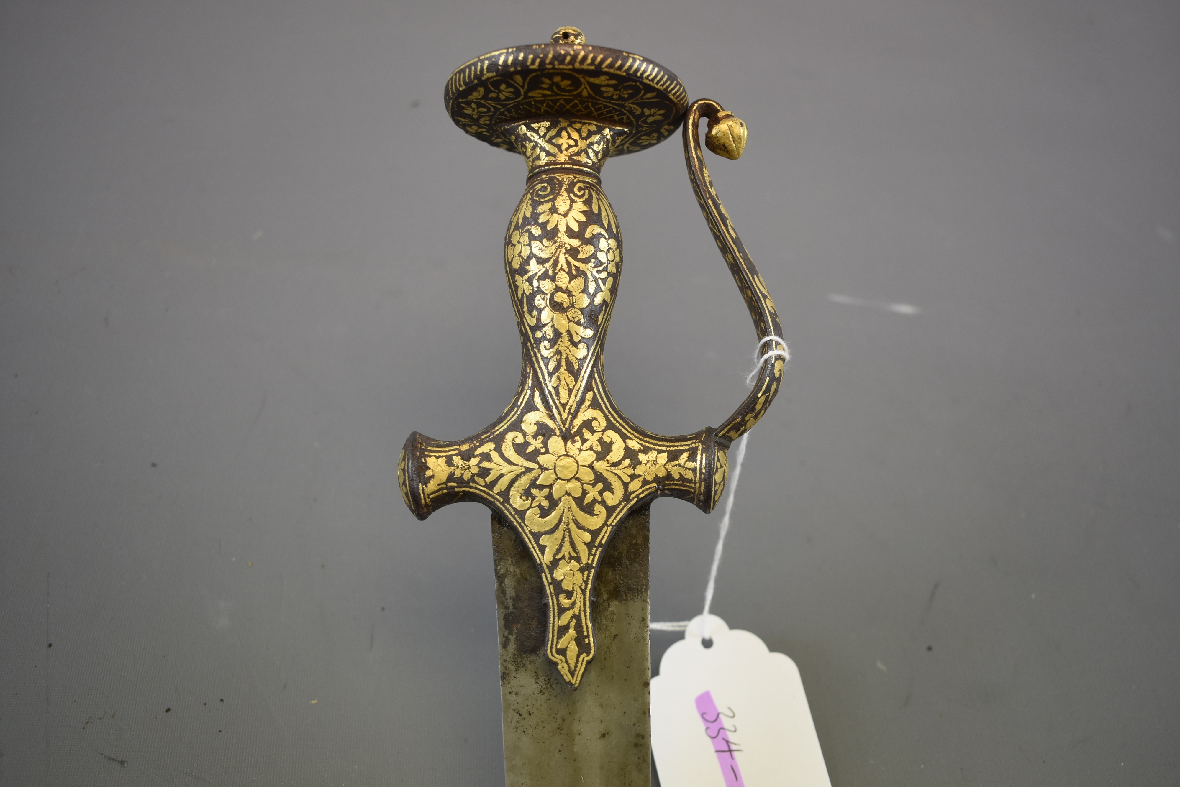 Lot 48 - A LATE 18TH CENTURY INDIAN SIKH TULWAR,